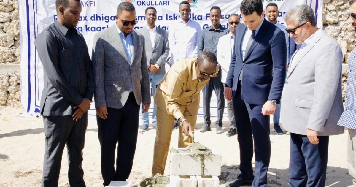 Duqa Muqdisho oo sheegay in barashada farsama gacanta ay ka mid tahay wax yaabaha uu dal ku horumaro