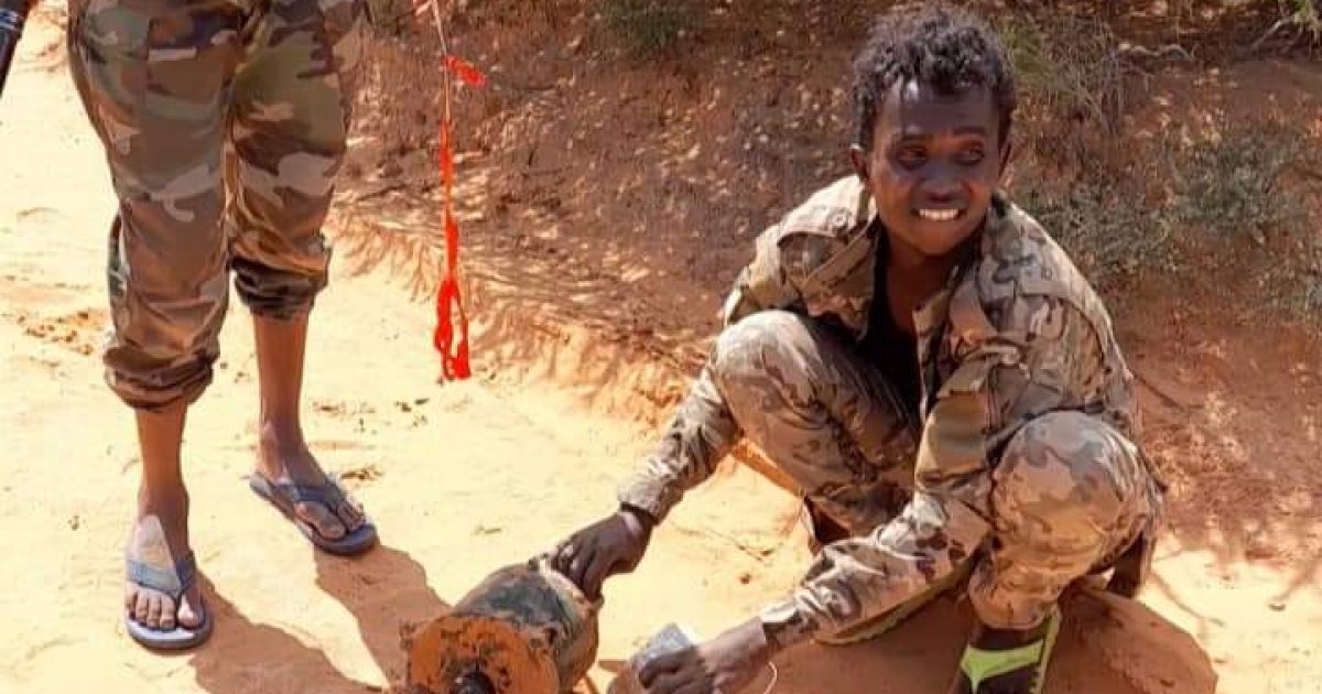 Ciidamada Xoogga oo howlgallo Miino baaris ah ka sameeyay waddada isku xirta Caad iyo Camaara