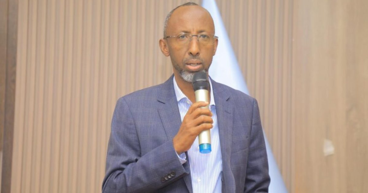 Wasiir Faarax Cabdulqaadir “Macalimiinta dowladda u shaqeeya sanadka 2025 waxay noqon doonaan 10-kun oo macalin”