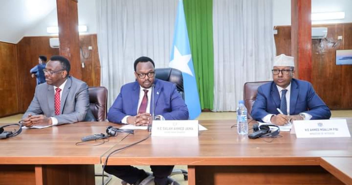 Ra’isul Wasaare Kuxigeenka XFS oo daah-furay Shir u dhaxeyo Xukuumadda Faderaalka iyo Saaxibada Caalamka