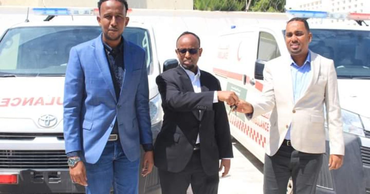 Wasiirka Caafimaadka oo gaadiid ku wareejiyay Taliska Asluubta iyo Gobalka Banaadir “SAWIRRO”