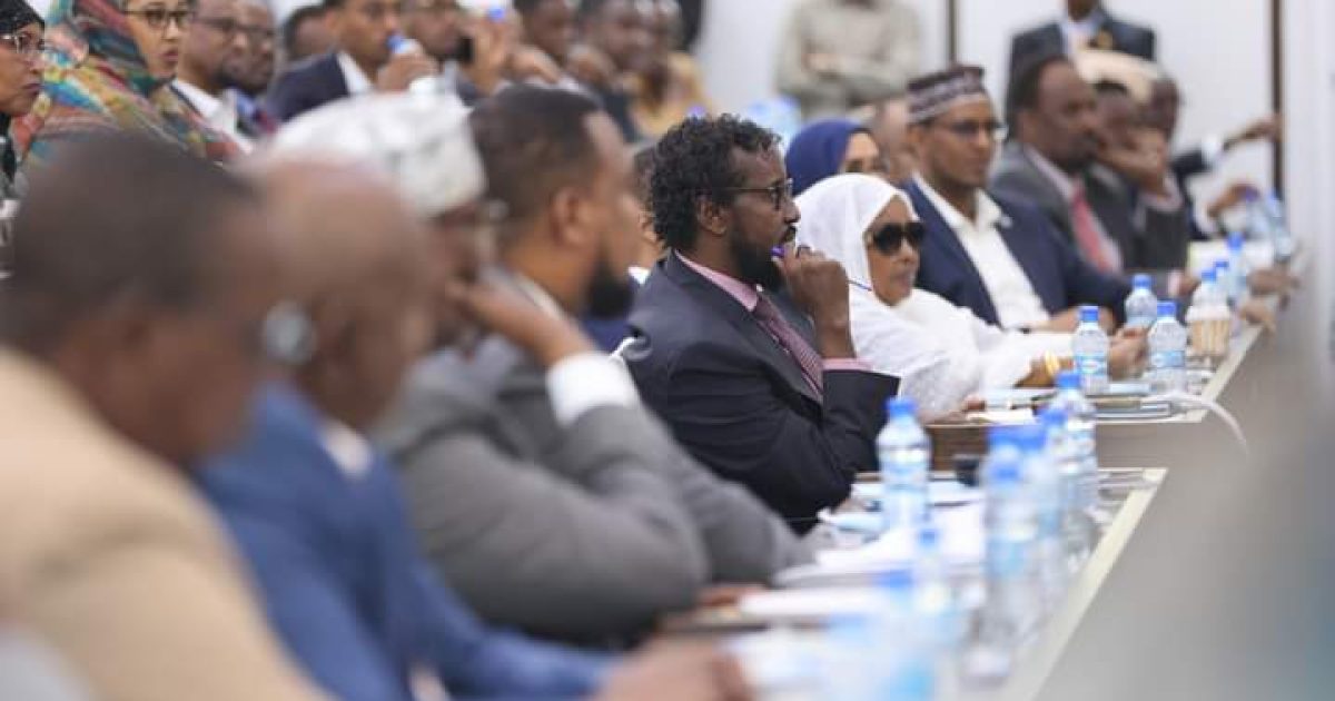 Baarlamaanka Labadiisa Aqal oo ka hadlay Mabaa’iida Guud ee dib u eegista Dastuurka KMG ee dalka