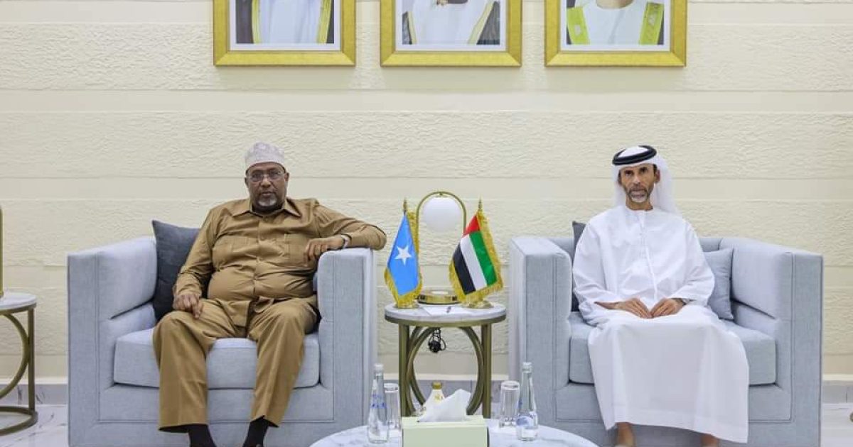 Guddoomiyaha Golaha Shacabka oo kulan tacsi ah laqaatay Safiirka Imaaraadka 