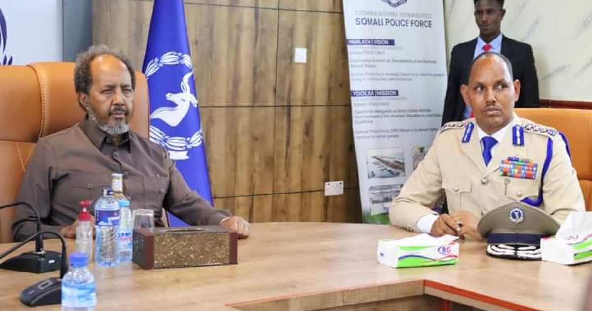 Madaxweyne Xasan Sheekh oo kormeeray Taliska Ciidanka Booliska “SAWIRRO”