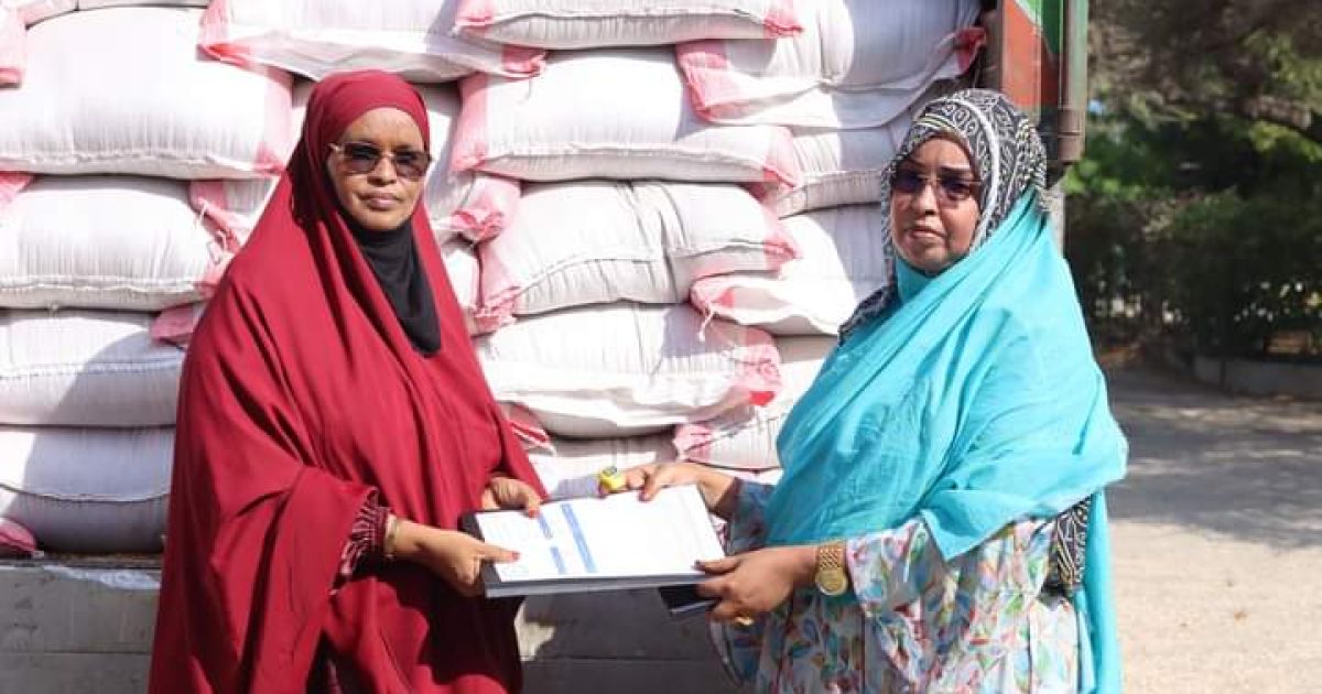 Hay’adda SoDMA oo deeq raashin ah gaarsiisay Isbitaalada Demartino iyo Madiina “SAWIRRO”