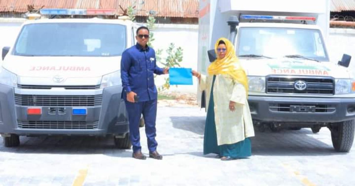 Wasaaradda Caafimaadka oo gaadiid Caafimaad ku wareejisey Isbitaalka Madaxtooyada