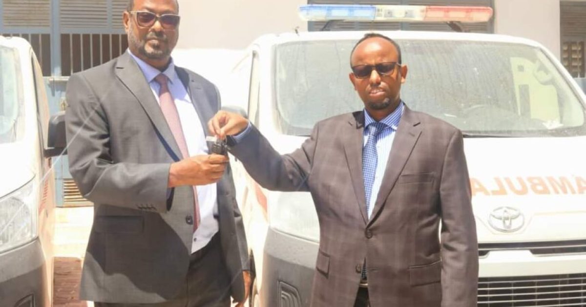 Wasiirka Caafimaadka Soomaaliya oo Gaadiidka gurmadka Caafimaadka ku wareejiyey Jubbaland