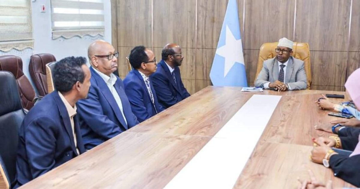 Wasiir Fiqi oo kulan la yeeshay Xildhibaannada & Siyaasiyiinta ka soo jeeda gobolka Awdal