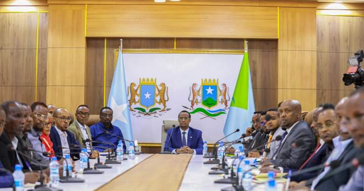 Madaxweyne Guudlaawe oo shirguddoomiyey kulan SoDMA ku soo bandhigaysay raadadka ay reebtay Elnino