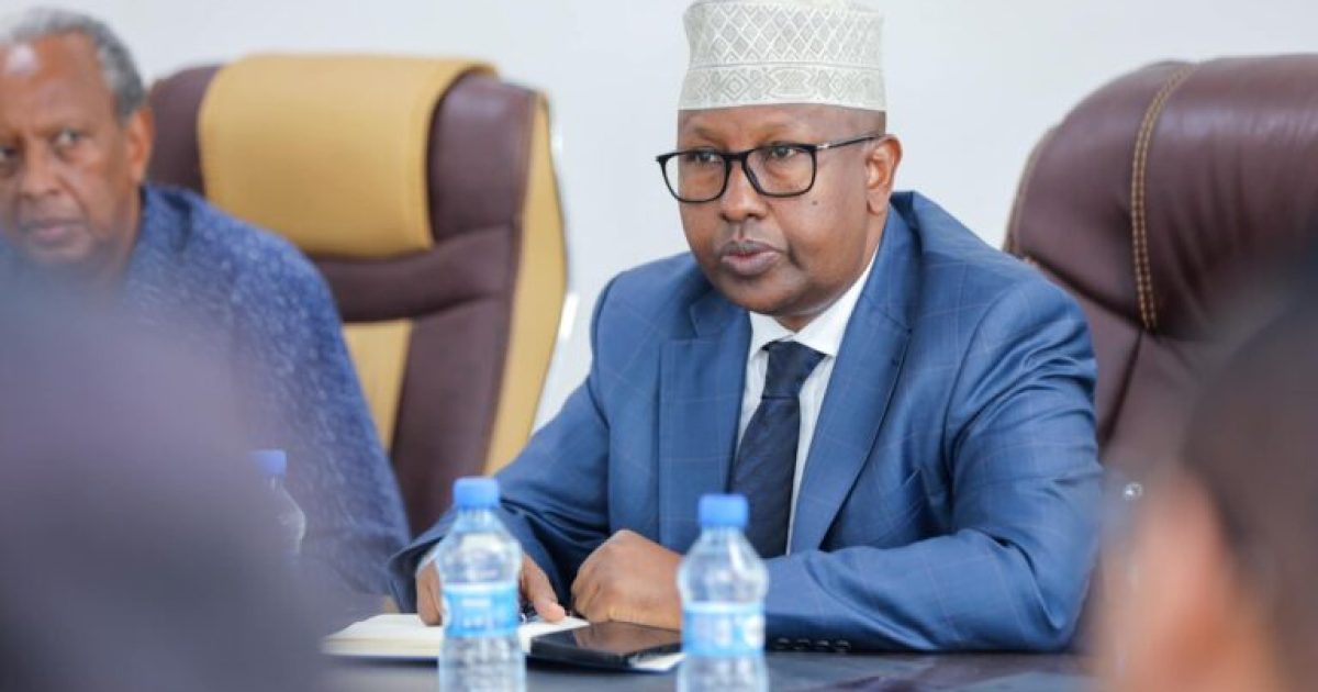 Wasiirka Arrimaha Gudaha oo kulan la qaatay Guddiga Madaxa-bannaan ee doorashooyinka