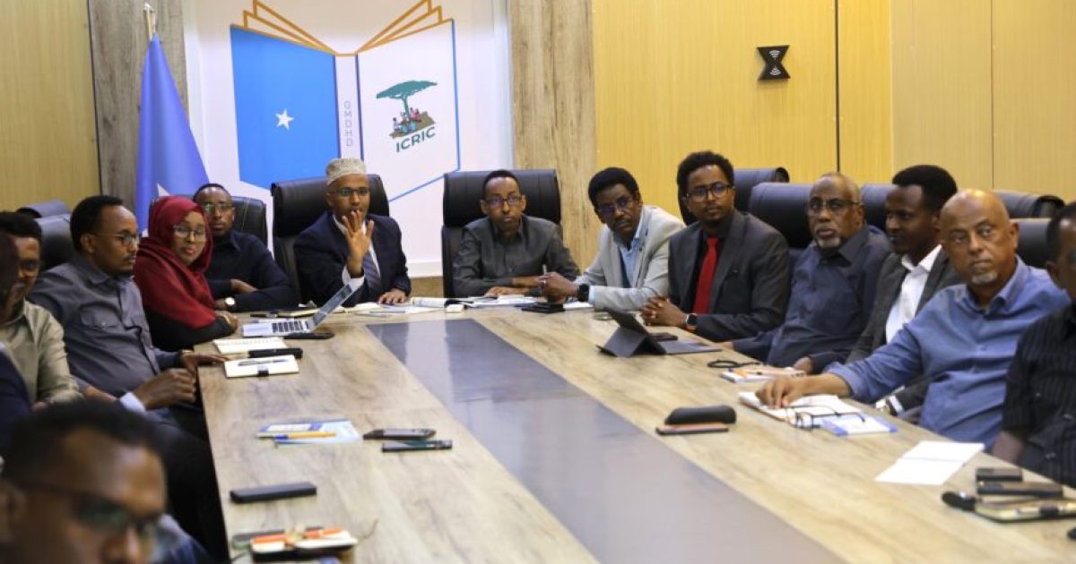 Guddiga dib u eegista dastuurka BFS oo kala wareegay Guddiga madaxa bannaan ee Dastuurka soo-jeedinnada nuqulka kama danbaysta ah