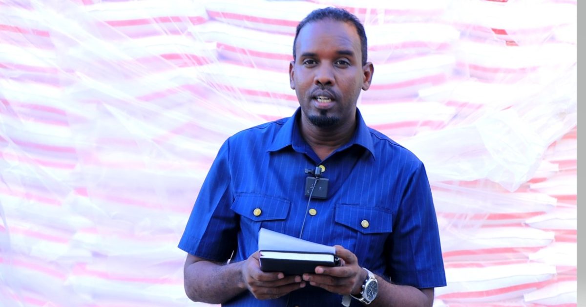 Hay’adda Tayo-dhowrka oo booliska ku wareejisay Kunteenaro raashin dhacay oo ay gacanta ku hayeen