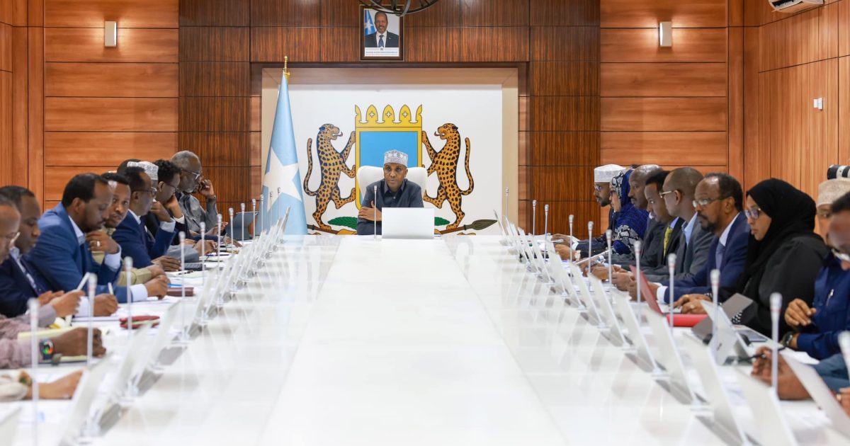 Ra”iisul Wasaaraha XFS oo shir guddoomiyey kulan looga hadlayey sidii kor loogu qaadi lahaa Wax-soo-saarka Dalka