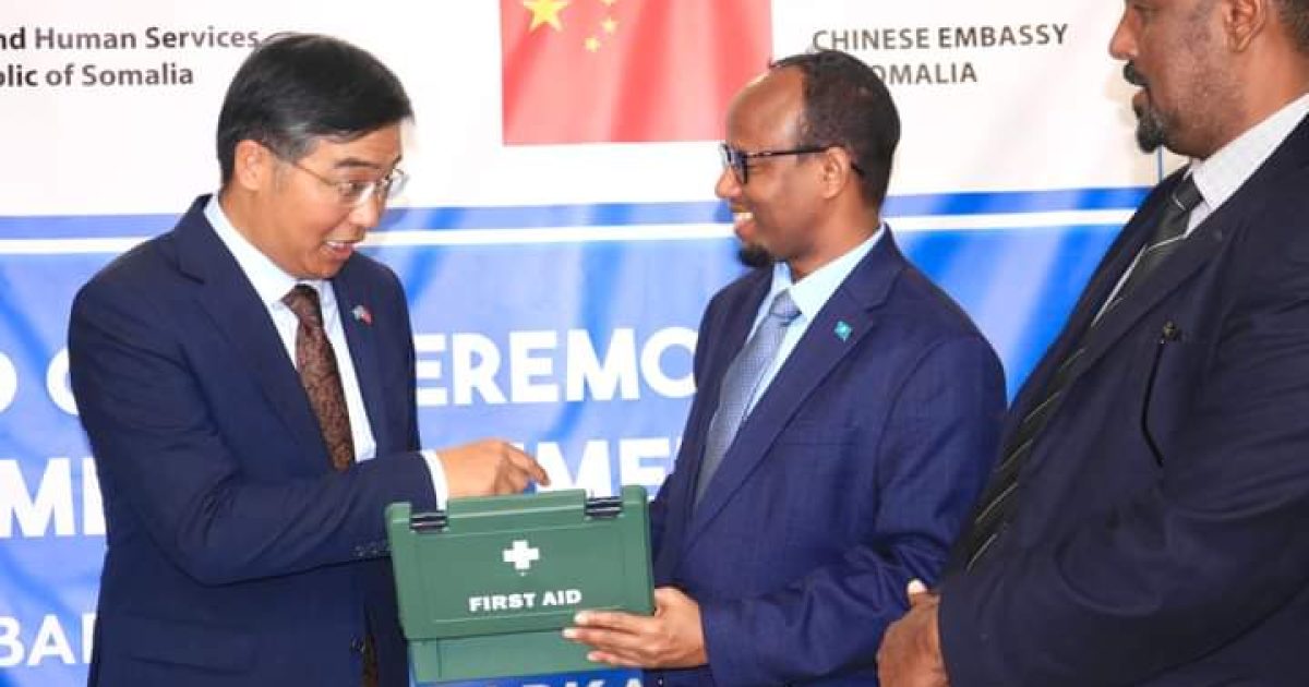 Wasaaradda Caafimaadka XFS oo agab Caafimaad kala wareegtay Safaaradda Shiinaha