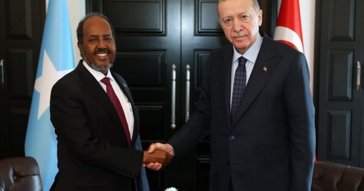 Madaxweyne Xasan Sheekh oo la kulmay dhiggiisa Dalka Turkiga