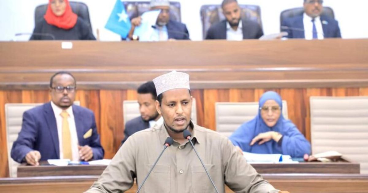 Baarlamaanka oo maanta soo afmeeraya dooda Cutubka Afraad ee Dastuurka