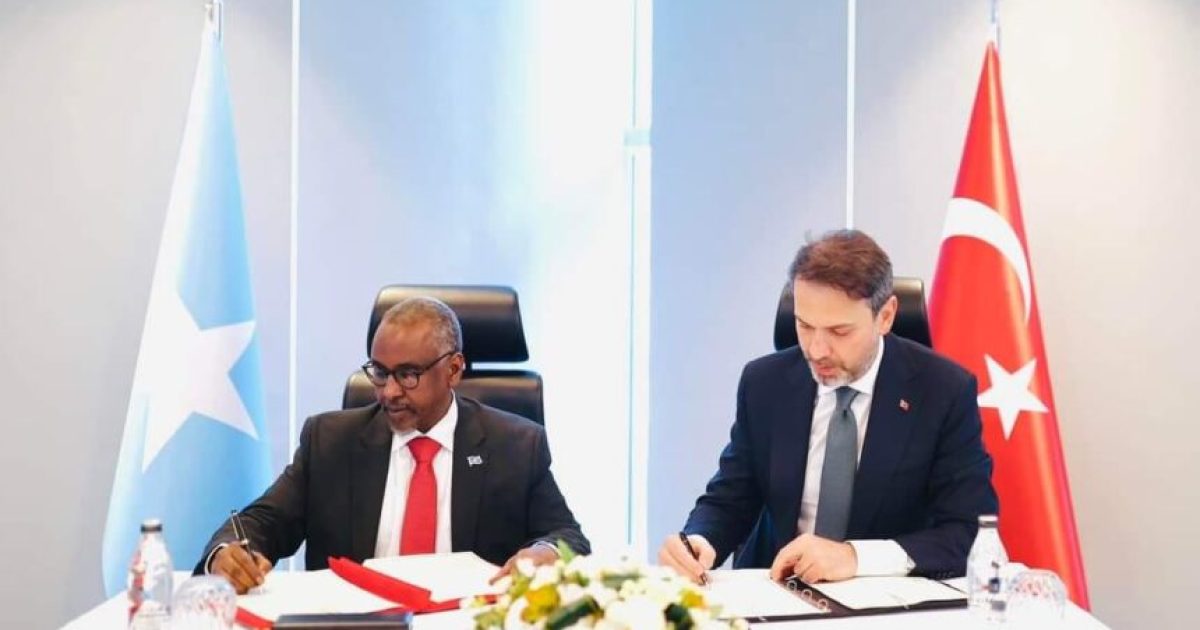 Soomaaliya iyo Turkiga oo kala saxiixday heshiis muhiim ah