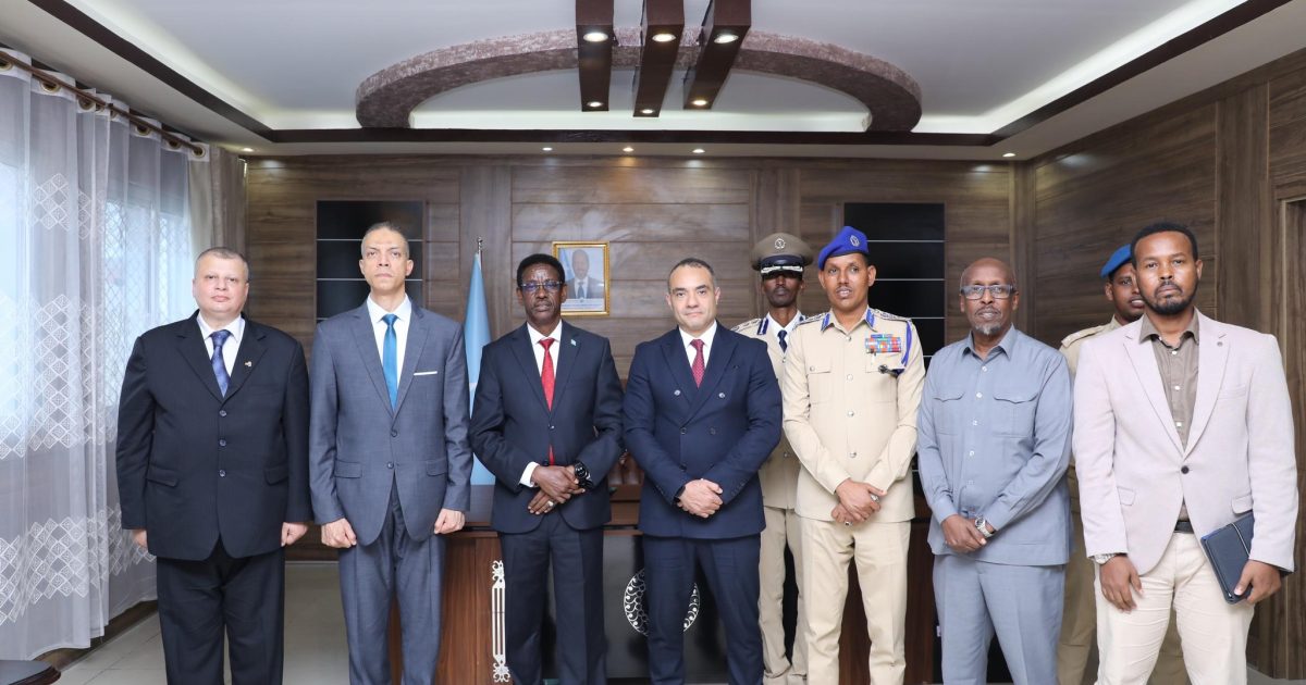 Wasiirka Amniga Gudaha XFS oo qaabilay Saraakiil ka socotay dalka Masar