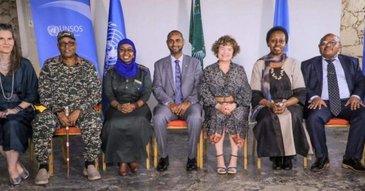 Wasiirka Difaaca Soomaaliya oo sheegay in la xoojinayo howlgallada ka dhanka ah Khawaarijta