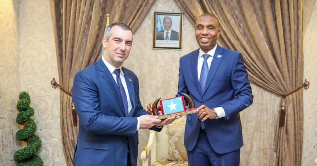 Ra’iisul Wasaare Xamsa oo qaabilay Ergeyga gaarka ah Madaxweynaha Serbia ee Geeska Afrika