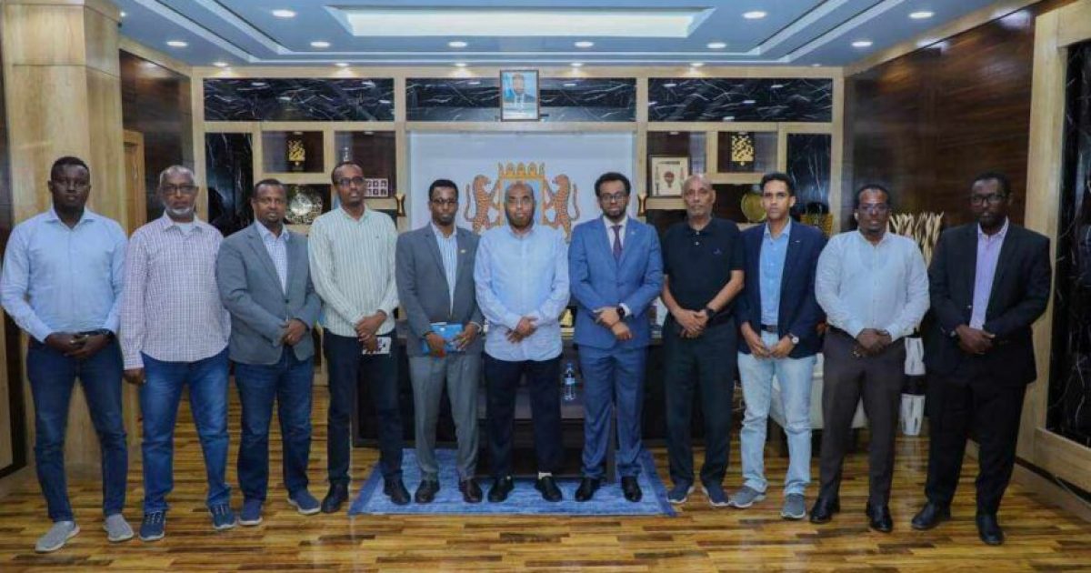 Wasiirka Isgaarsiinta XFS oo shir la qaatay Madaxda Shirkadaha Isgaarsiinta