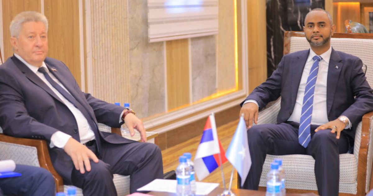 Wasiirka Gaashaandhigga XFS oo qaabilay Safiirka Ruushka ee Soomaaliya