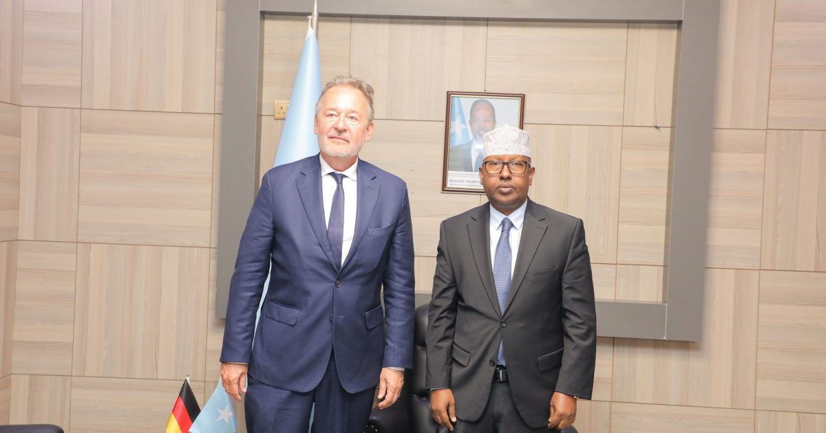 Wasiirka Arrimaha Dibadda Soomaaliya oo qaabilay wafdi ka socda Jarmalka oo uu kala hadlay sare u qaadidda xiriirka labo dal