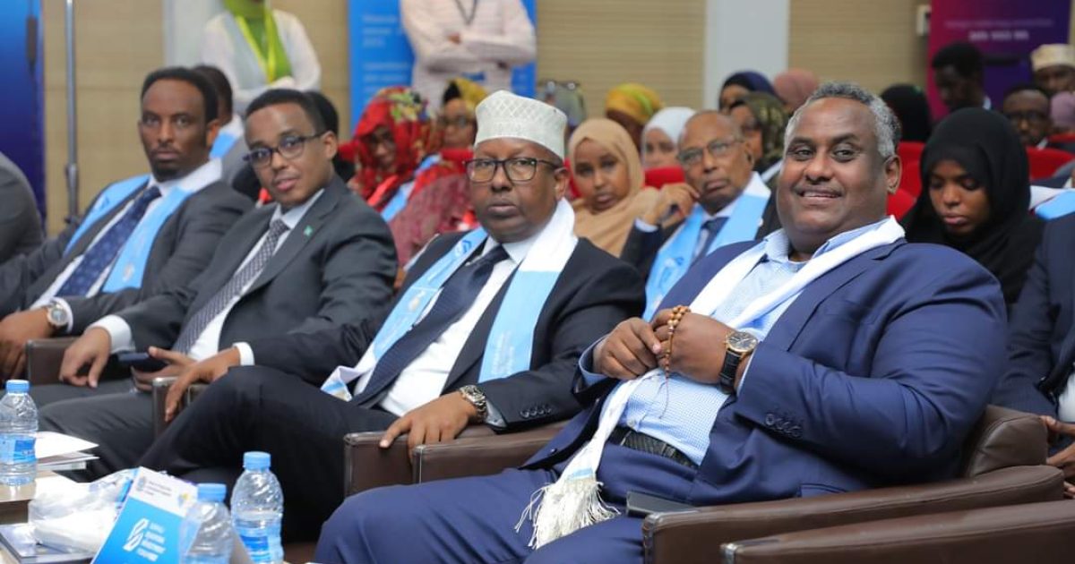 Wasiirka Arrimaha Dibadda XFS oo ku booriyay qurba joogta Soomaaliyeed inay maalgashadaan dalkooda