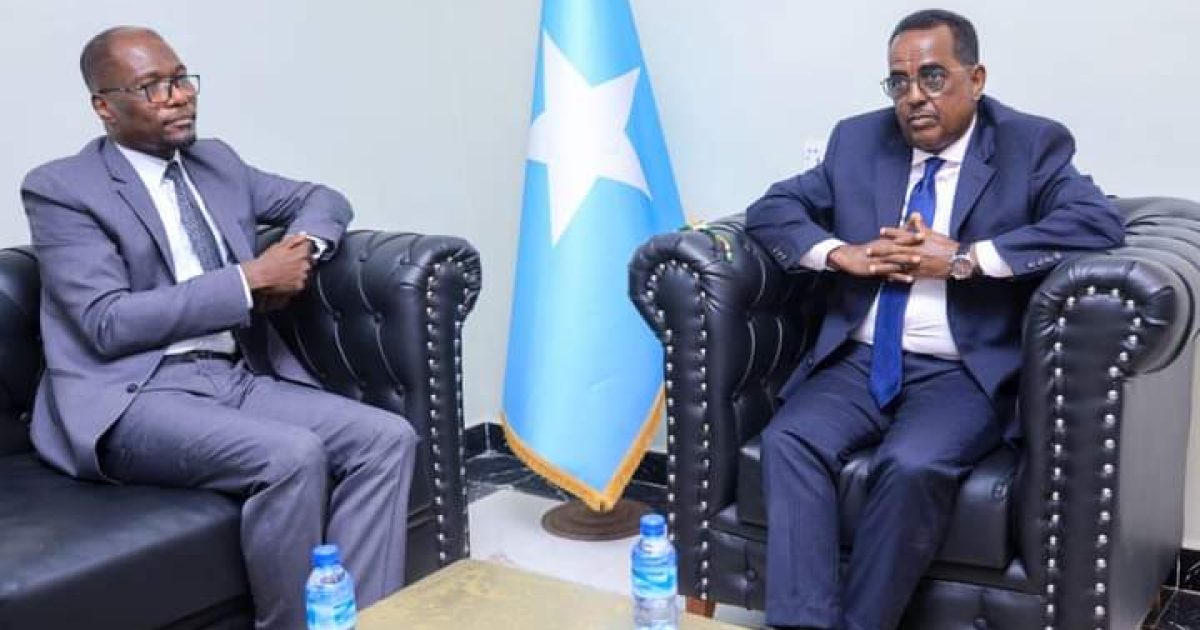 Wasiirka arrimaha Gudaha oo la kulmay Safiirka Sacuudiga ee Soomaaliya