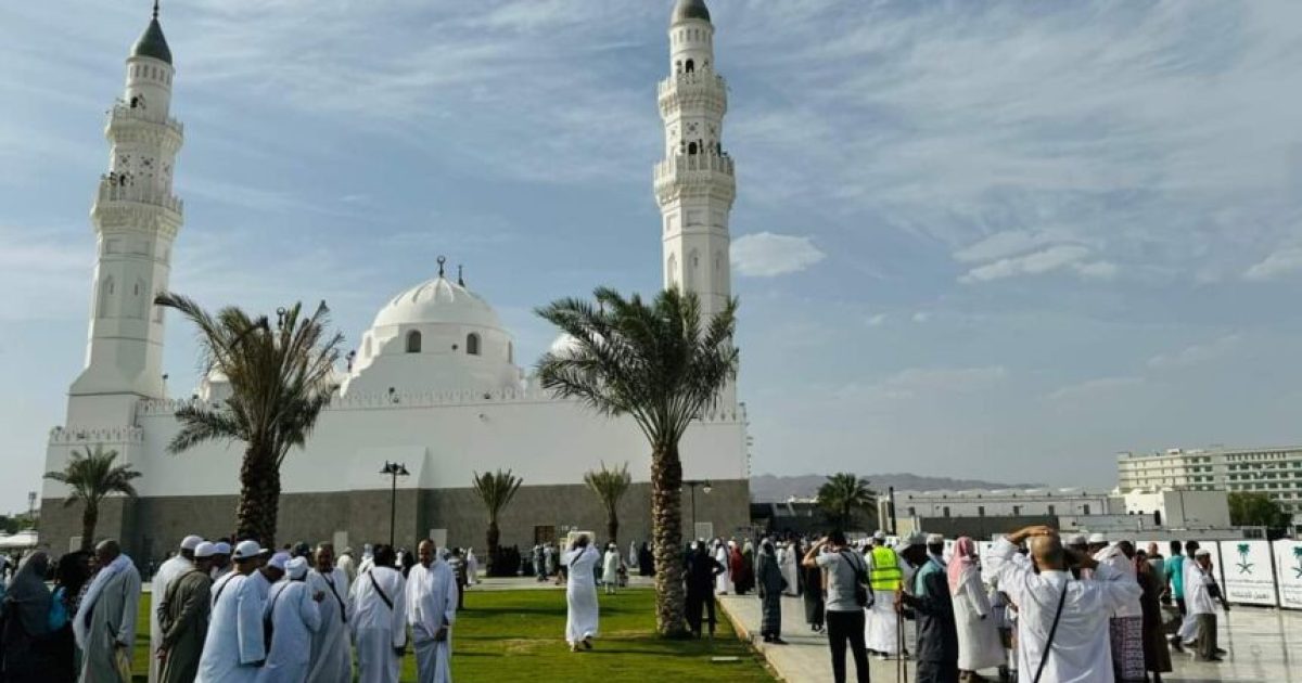 Xujeyda Soomaaliyeed ee gaartay Sacuudiga oo booqday goobaha barakeysan ee Madiina