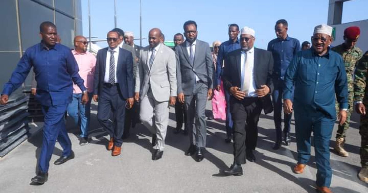 Guddoomiye Aadan Madoobe oo dalka dib ugu soo laabtay