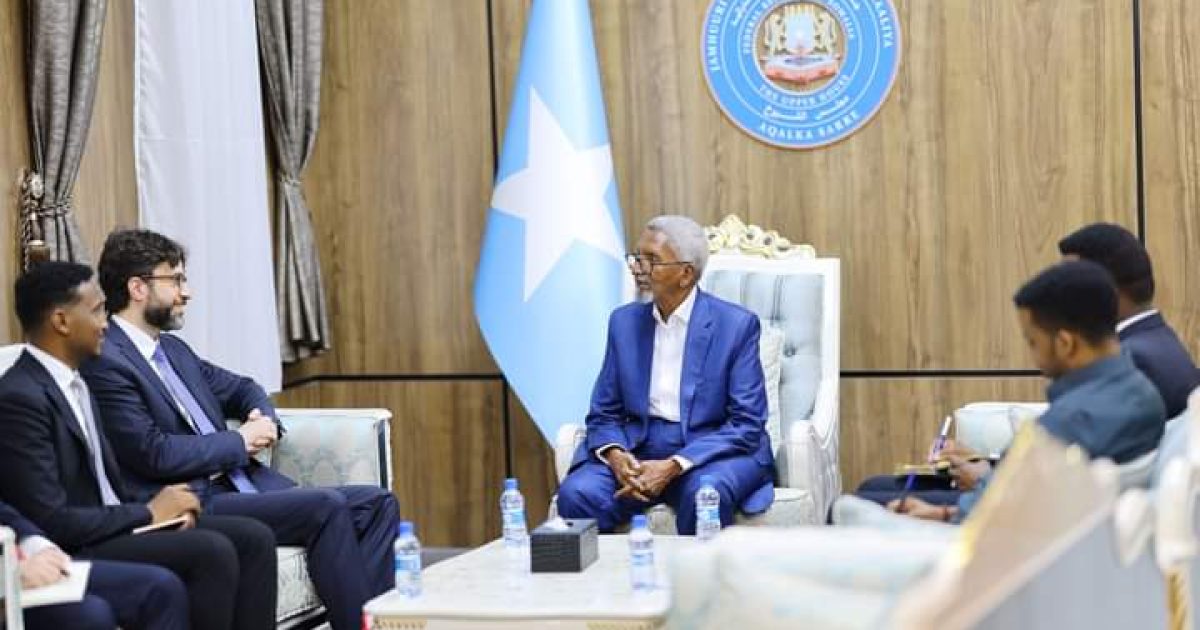 Guddoomiyaha Aqalka Sare oo qaabilay Safiirka Turkiga ee Soomaaliya