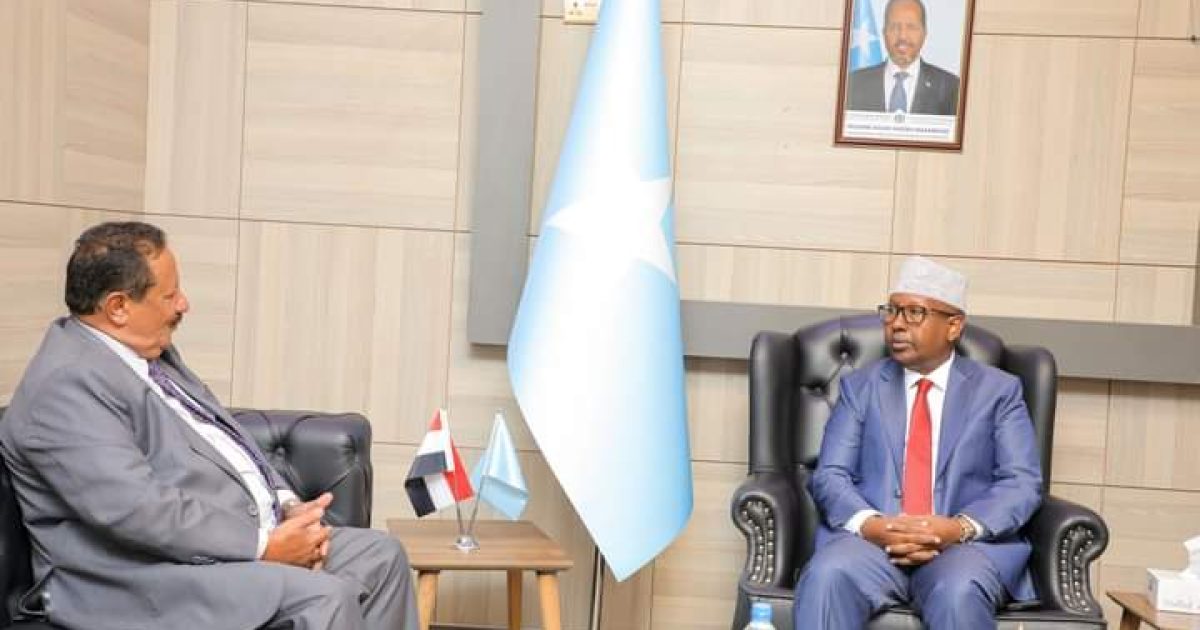 Wasiirka Arrimaha Dibadda Soomaaliya oo qaabilay Safiirka Yemen ee dalkeenna