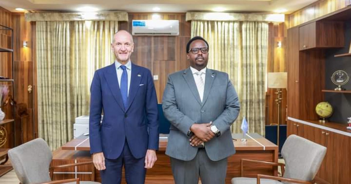 Ra’iisul Wasaare ku-xigeenka oo qaabilay Safiirka UK eee Soomaaliya