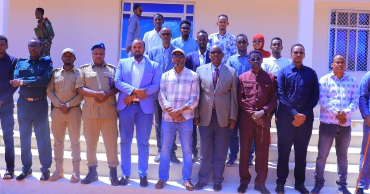 Wasiirka Amniga Gudaha XFS oo kormeeray faraca Jaamacadda Ummadda ee Caabudwaaq