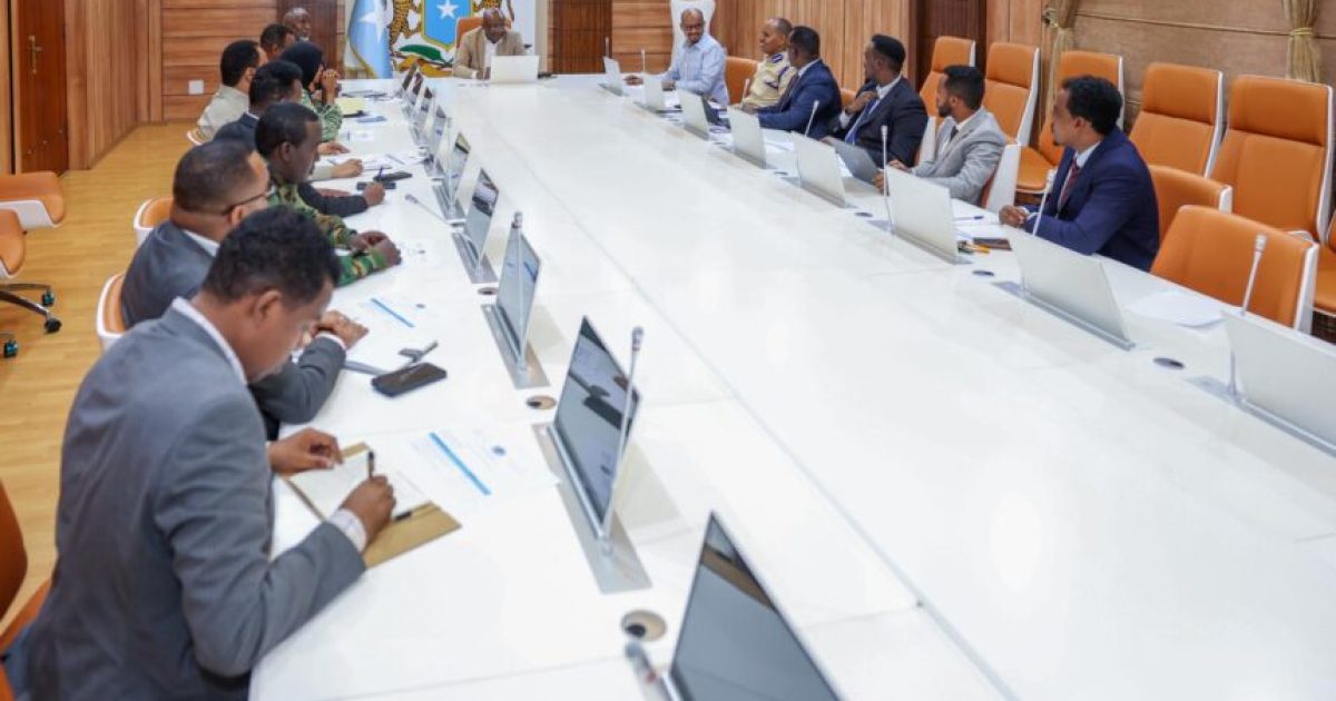 Wasiirka Warfaafinta oo shir-guddoomiyey kulanka isku dubbaridka Warbaahinta Qaranka iyo xiriirka bulshada