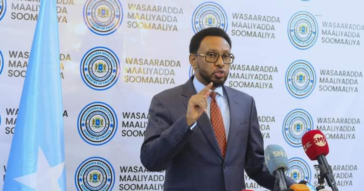 Wasiir Biixi “27 Milyan oo koror ah ayuu sameeyay dakhliga dowladda 4-tii bil ee la soo dhaafay”