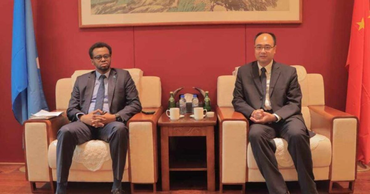 Wasiirka Isgaarsiinta oo la kulmay Sii-hayaha Safiirka Shiinaha ee Soomaaliya