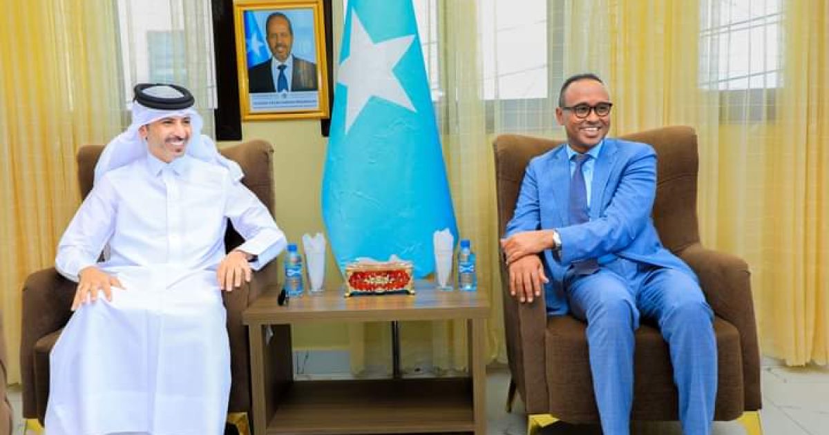 Guddoomiyaha Hay’adda SoDMA oo qaabilay Safiirka Qatar ee Soomaaliya