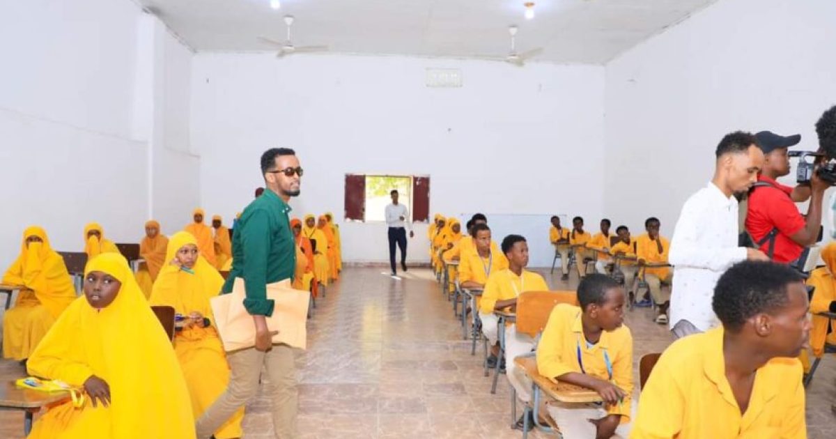 35,307 arday oo dhigata 656 iskuul ayaa maanta u fariisatay Imtixaanka Fasalka 8-aad ee Gobolka Banaadir