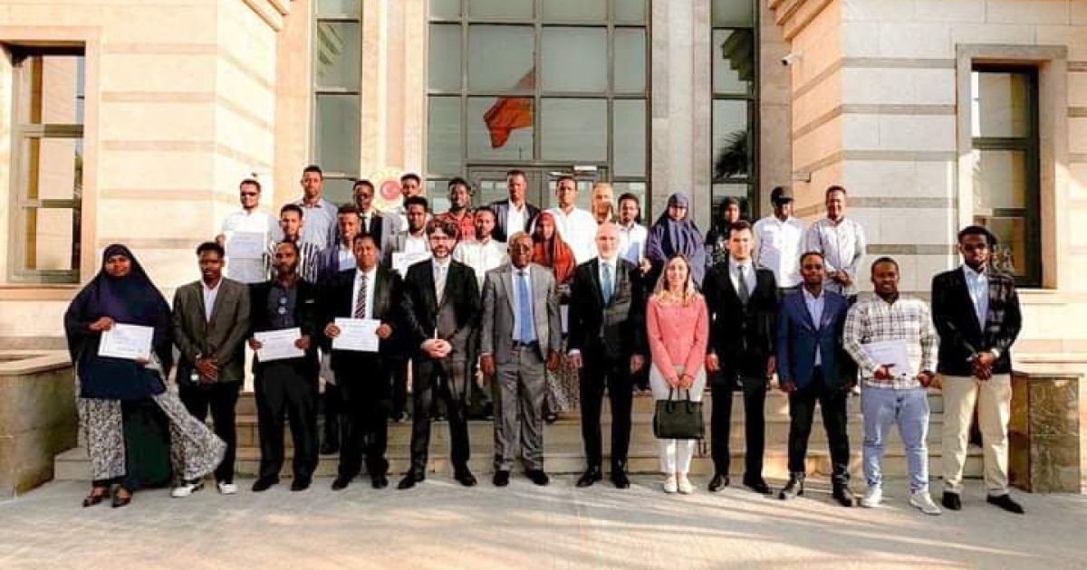 Wasiirka Warfaafinta oo soo xiray tababar ku saabsan Istiraatiyadda Warbaahinta ee ka hortagga wararka been abuurka ah