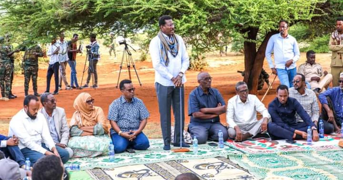 Madaxweynaha Galmudug oo gogol nabadeed dhex-dhigay beelo dagaallamay