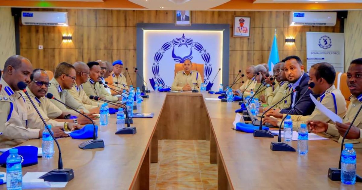 Taliyaha Ciidanka Boliiska Soomaaliyeed oo kulan la qaatay hoggaanada Ciidanka Booliiska