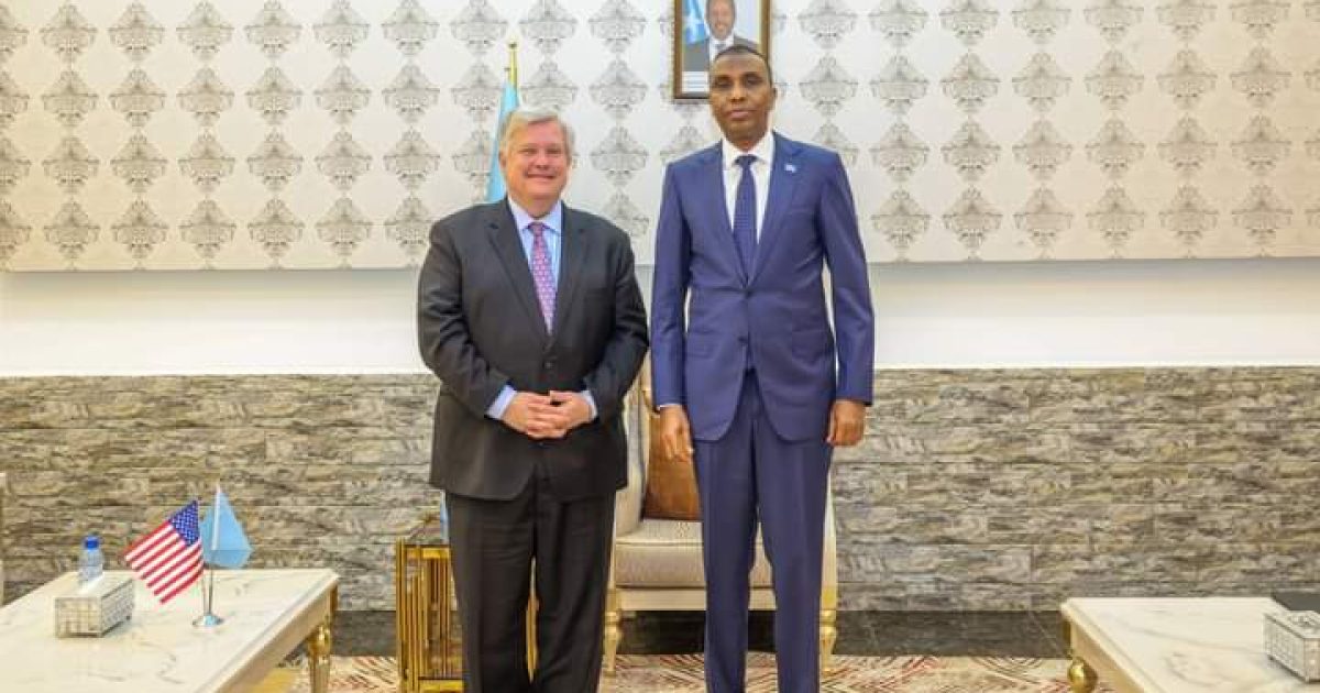 Ra’iisul Wasaare Xamsa oo qaabilay Safiirka Mareykanka ee Soomaaliya