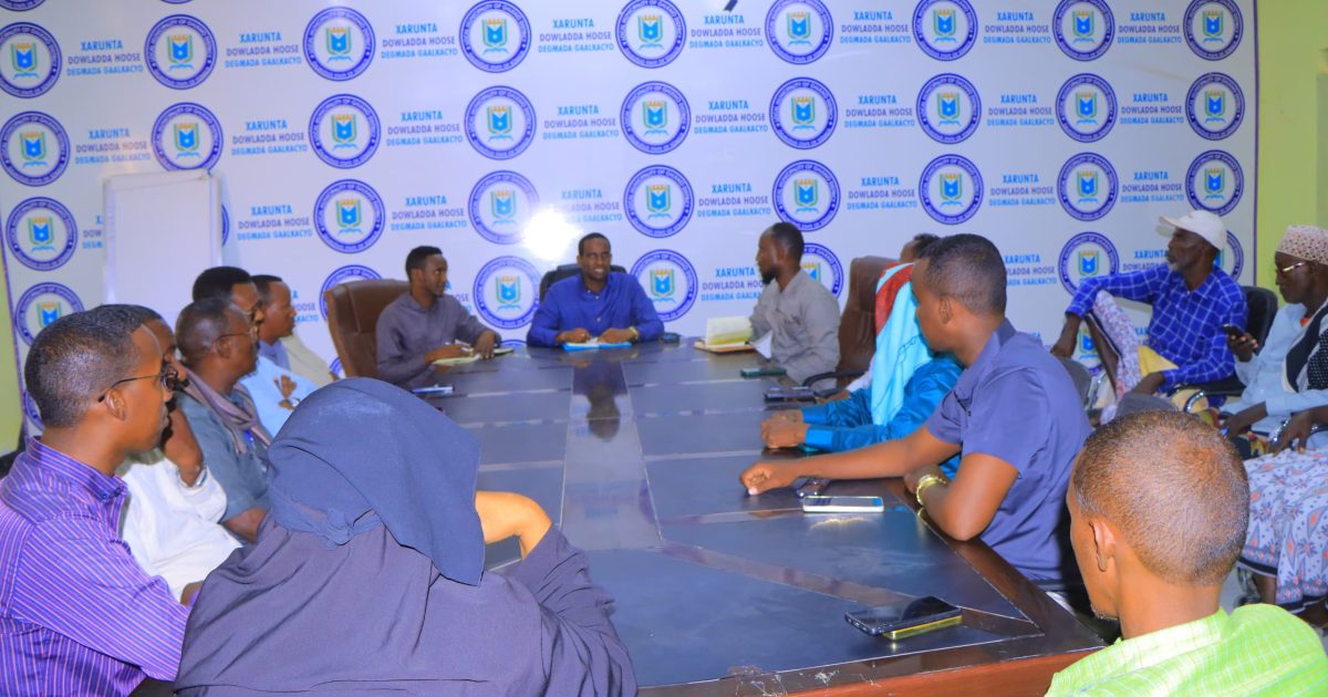 Duqa Gaalkacyo oo kulan la qaatay Maamulada Xaafadaha Gaalkacyo