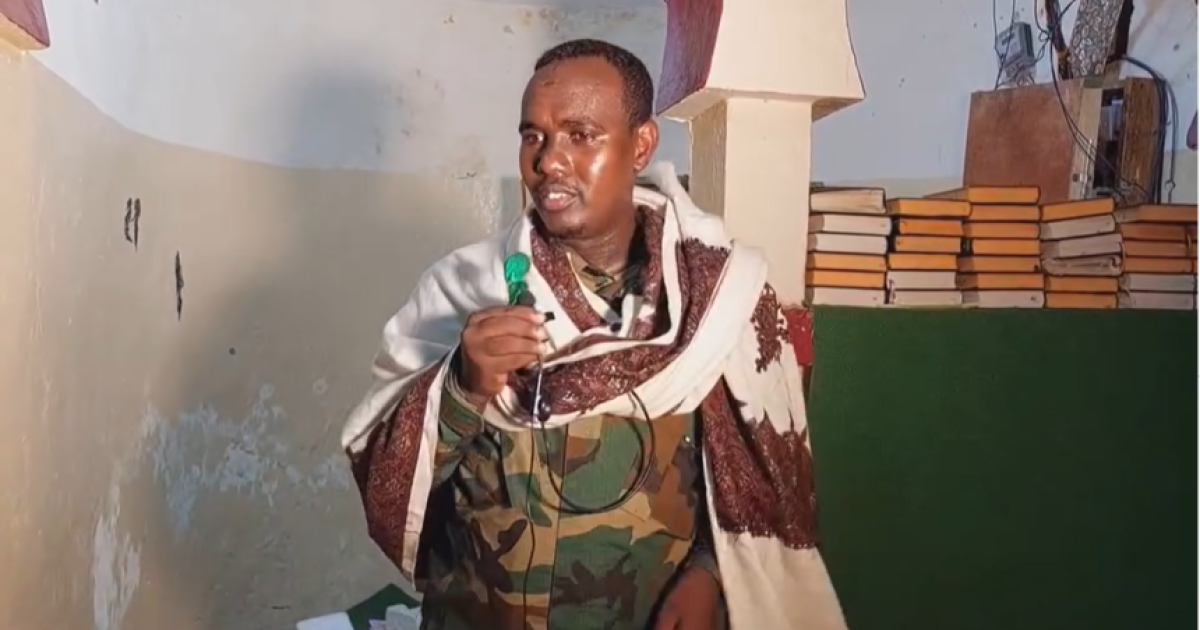 Saraakiisha ciidanka Xoogga oo Masaajid Cali Gaduud kula hadlay dadka deegaanka