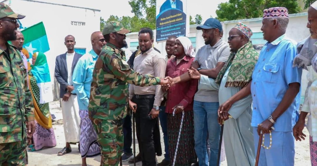 Madaxweyne Axmed Madoobe oo kulamo lagu dardar gelinaayo dagaalka Alshabab ka wado Afmadow.