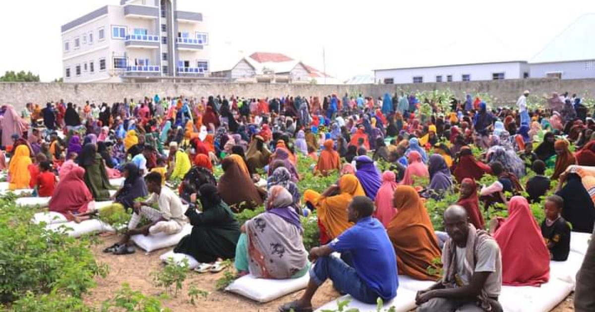 Hay’adda SoDMA oo gargaar u qeybisay qoysas ku nool Garasbaaley