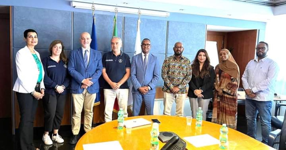 Wafdi ka socday Hay’adda SoDMA oo booqday xarunta Hay’adada Musiibooyinka Talyaaniga