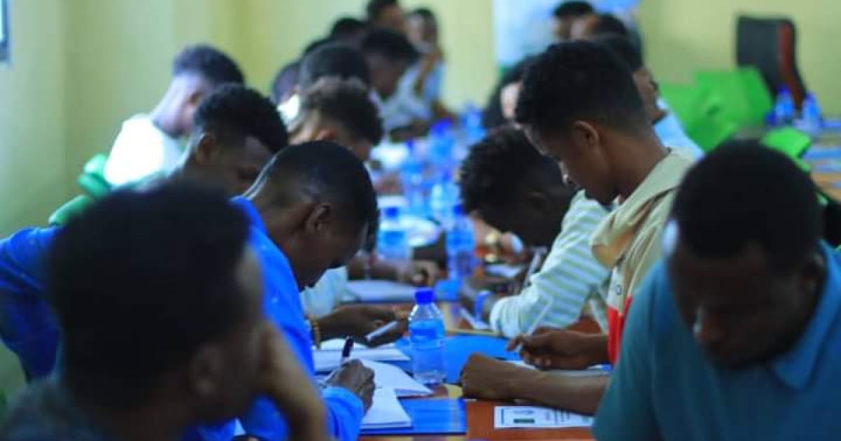 Tababar ku saabsan wadashaqeynta Booliska iyo bulshada oo ka furmay Muqdisho